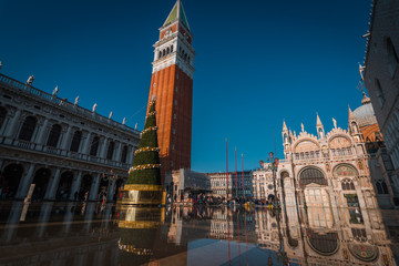 Fototapeta premium VENICE, VENETO / ITALY - DECEMBER 26 2019: Venice. San Marco square before COVID-19 pandemic