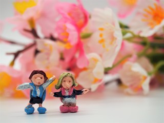 Landscape photographs using miniature figurines of Two people elementary school entrance ceremony and graduation ceremony③