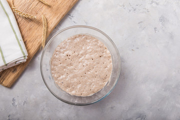 The leaven for bread is active. Starter sourdough ( fermented mixture of water and flour to use as leaven for bread baking). The concept of a healthy diet