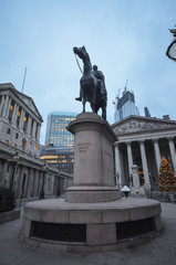 Fototapeta premium statue in the city of London