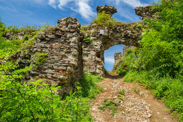 Fototapeta na wymiar stone ruins of an old fortress or castle