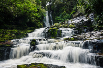 Fototapeta na wymiar mclean falls waterfall in the forest