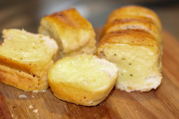 Garlic bread, the delicious accompaniment of barbecue gaucho.