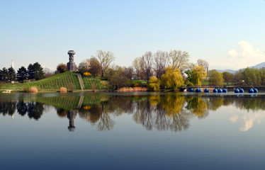 Fototapeta premium Seepark in Freiburg im Frühling