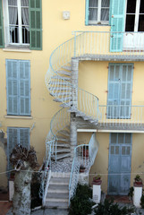 escalier ext&eacute;rieur et fa&ccedil;ade