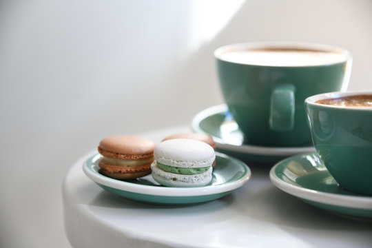 macarons with latte
