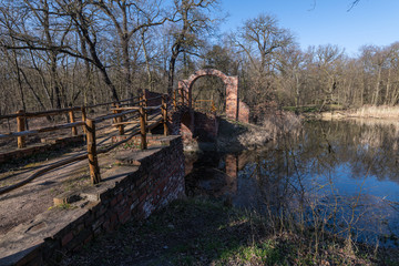 Becker Bruch - Ruinenbrücke - Spiegelung