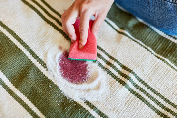 Remove red wine stains with salt