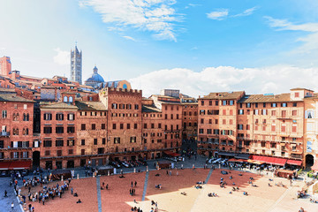 Fototapeta na wymiar Cityscape of Piazza del Campo Square in Siena