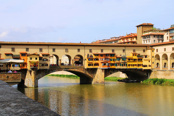 Fototapeta na wymiar ponte vecchio florence italy
