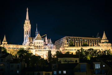 Fototapeta na wymiar Fisherman's Bastion and St. Matthias church at night, Budapest, Hungary 2019