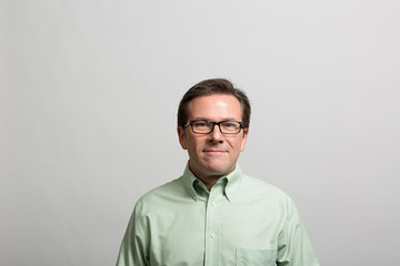 Obraz premium Studio portrait of a thoughtful professional man