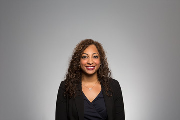 Obraz premium Studio portrait of a happy businesswoman