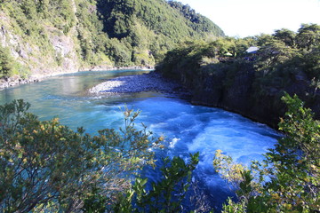 Fototapeta na wymiar Salto del Rio Petrohué Chile