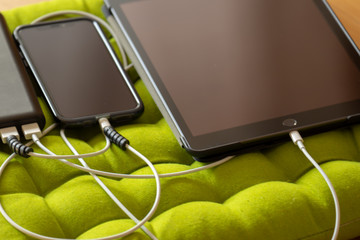 Digitale KOmmunikation - Ladegeräte für Smartphone und Tablet 
