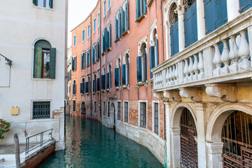Fototapeta na wymiar The famous canals of Venice