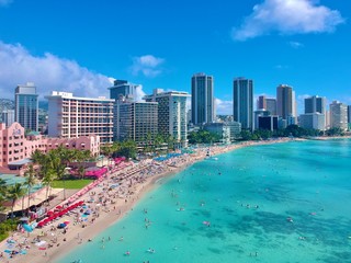 Obraz premium Beautiful Aerial View of Honolulu Hawaii in Oahu 