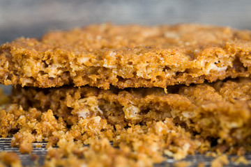 crumbly oatmeal crusty