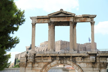 Obraz premium Temple of Olympian Zeus and Acropolis Hill, Athens Greece