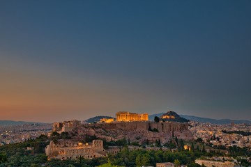 Obraz premium Evening view of Parthenon Temple on the Acropolis of Athens, Greece