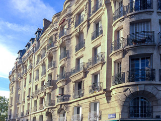 Fototapeta na wymiar Haussmann Building Paris