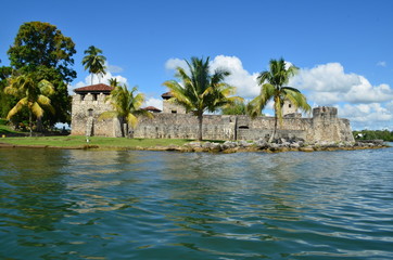 castillo san felipe rio dulce guatemala