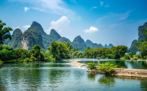 Yulong 이미지 찾아보기 2,777 스톡 사진, 벡터 및 비디오 Adobe Stock