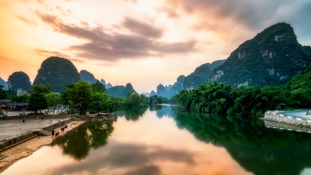 Landscape of the Yulong River in Yangshuo, Guilin..