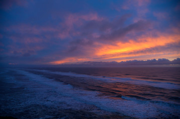 Fototapeta na wymiar Colorful sunset on the Washington coast