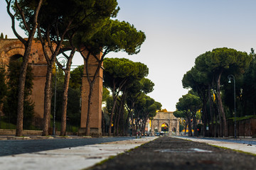 Fototapeta premium Rome, early morning, the triumphal arch of Constantine, Via Triumphalis