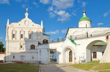 Fototapeta na wymiar Ryazan, Russia - August 17, 2018: Church of the beheading of John the Baptist and the Archangelsky Cathedral in the Ryazan Kremlin
