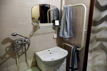 Dull, boring and depressing bathroom