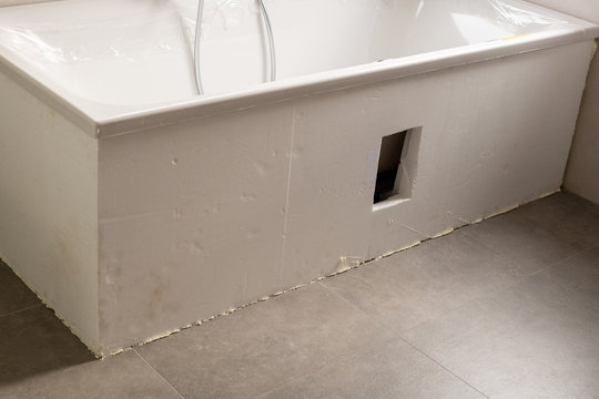 Einbau einer neuen Badewanne mit Styroporsch&uuml;rze