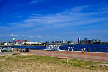 Fototapeta premium 神戸港の公園の風景