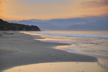 playa en el amanecer