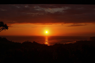 coucher de soleil à dominical au costa rica proche de playa ballena