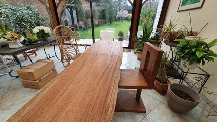 veranda table bois massif exotique rotin design tendance - obrazy, fototapety, plakaty