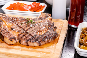 steak menü next to it raki