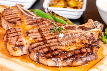 steak menü next to it raki