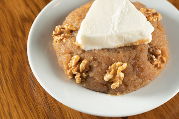 Turkish sweet food, irmik helvası with vanilla ice cream
