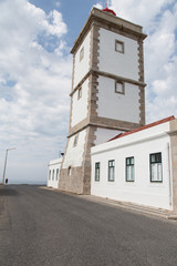 Fototapeta na wymiar Halbinsel Peniche, Portugal: Der Leuchtturm am Cabo Carvoeiro (Detailansicht)