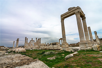 Hellenistic city, BC In the middle of the 3rd century, Seleucus King II. His wife was founded by Antiokhos in the name of Laodike.