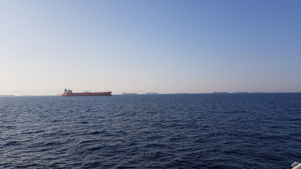 Frachtschiffe in der Strasse von Hormuz