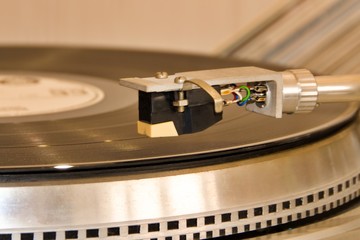 vinyl gramophone record player pickup © Irik