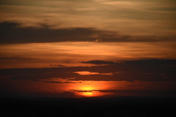 Fototapeta premium sky, clouds, sun, city, cloud, night, orange, landscape, nature, dusk, sunset
