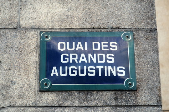 Quai des Grands Augustins. Plaque de Nom de rue à Paris.