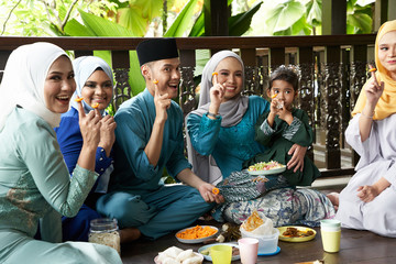 breaking the fast together