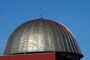 Fototapeta na wymiar Kuppel der Fatih-Moschee in Mülheim an der Ruhr 
