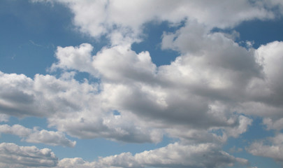 Obraz premium cloudy sky and billowing clouds