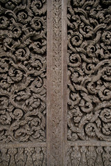 lod wood door and thai pattern
